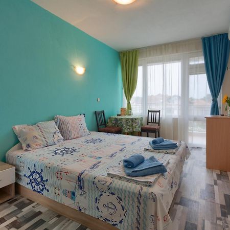 Kazlarov Guest House 키텐 외부 사진