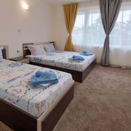 Kazlarov Guest House 키텐 외부 사진