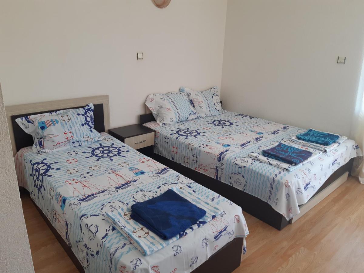Kazlarov Guest House 키텐 외부 사진