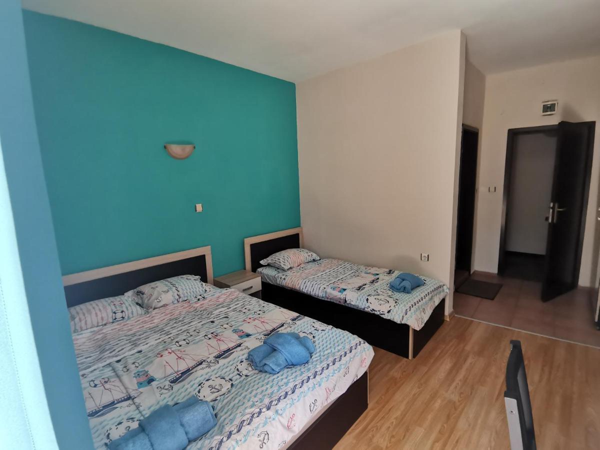 Kazlarov Guest House 키텐 외부 사진