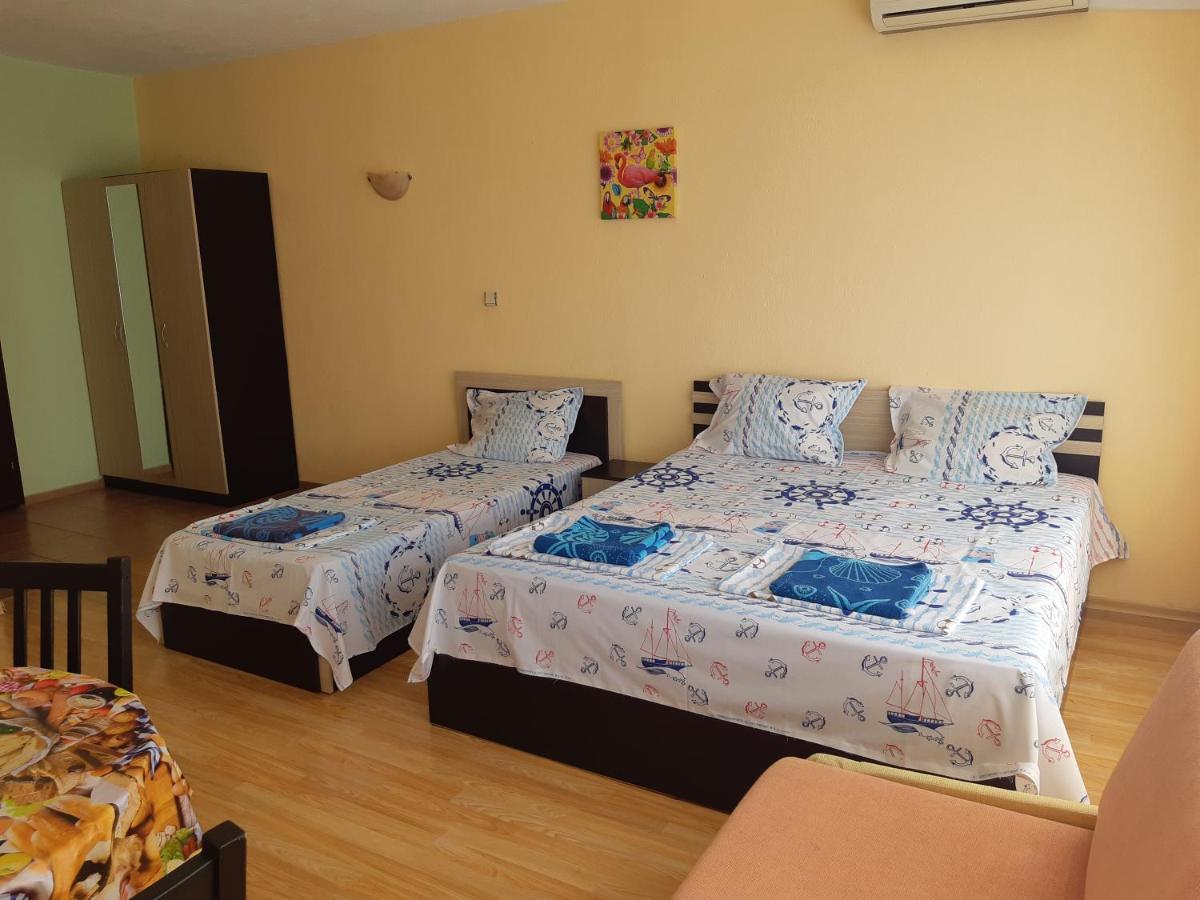 Kazlarov Guest House 키텐 외부 사진