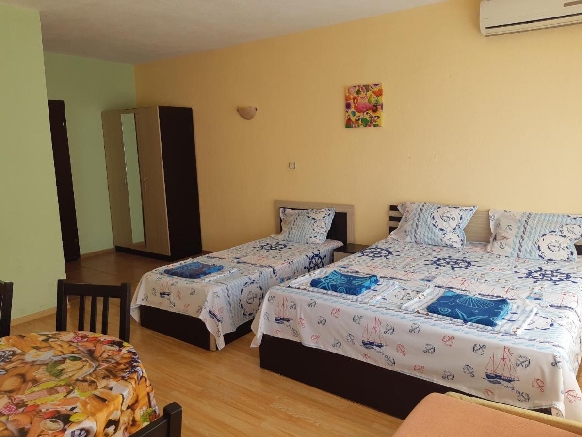 Kazlarov Guest House 키텐 외부 사진