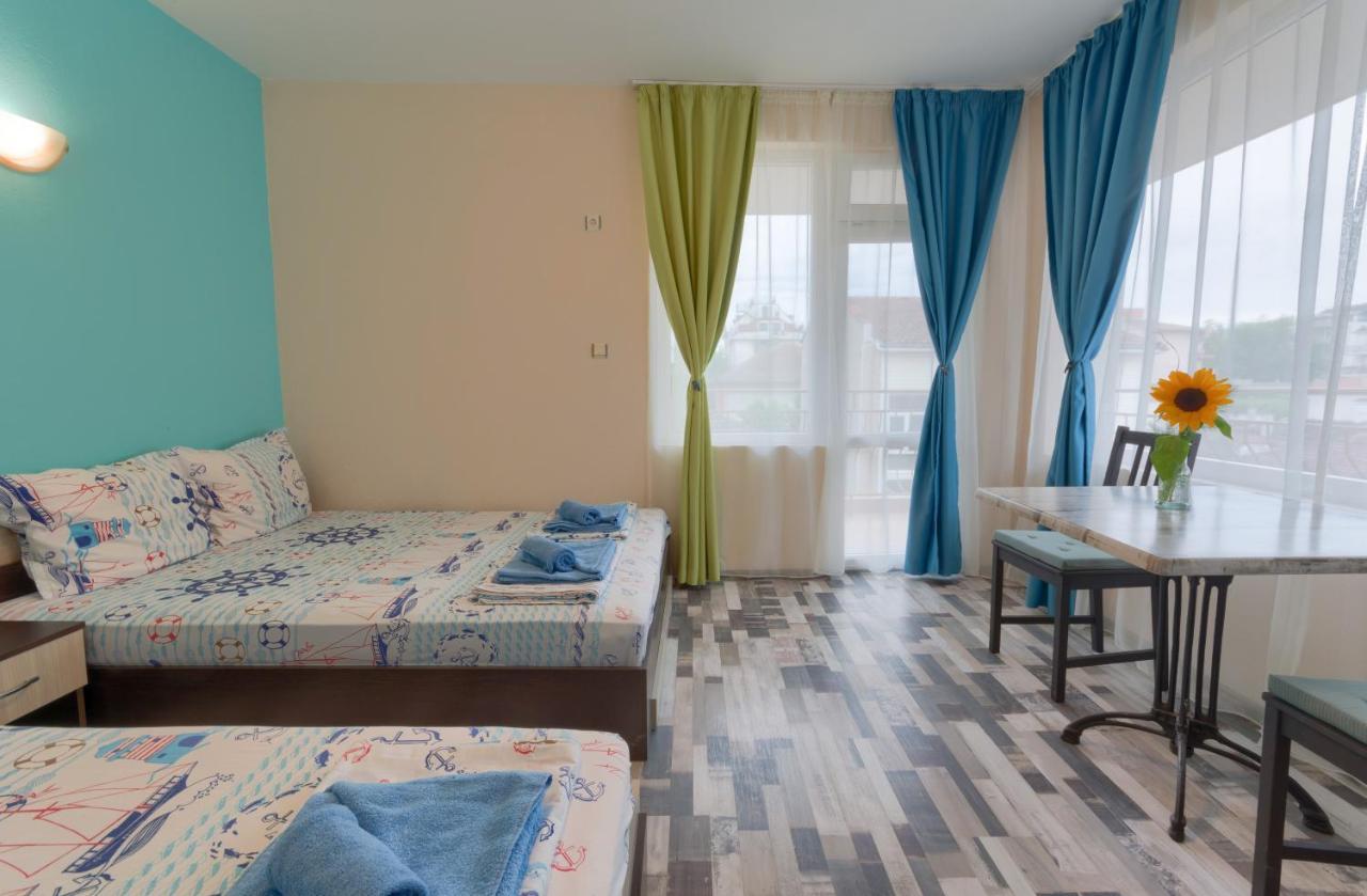 Kazlarov Guest House 키텐 외부 사진