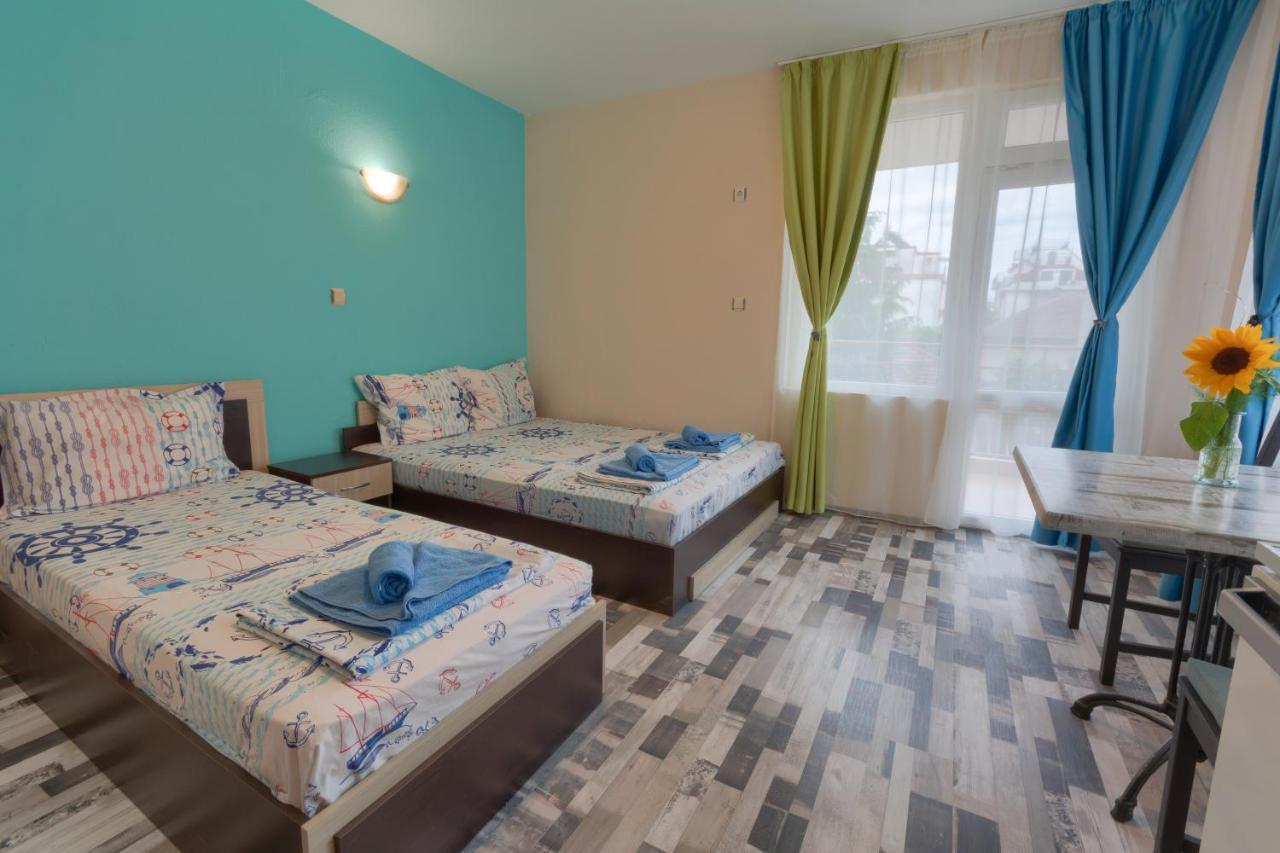 Kazlarov Guest House 키텐 외부 사진