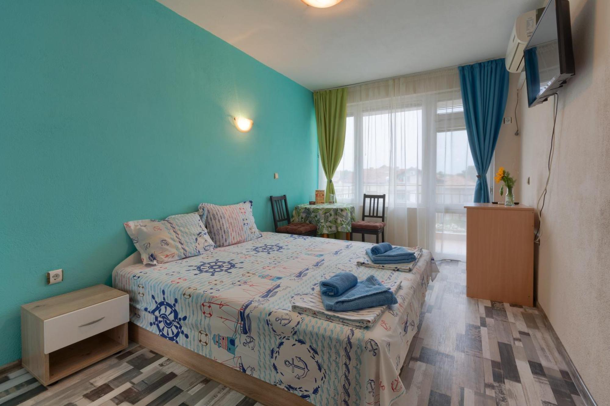 Kazlarov Guest House 키텐 외부 사진