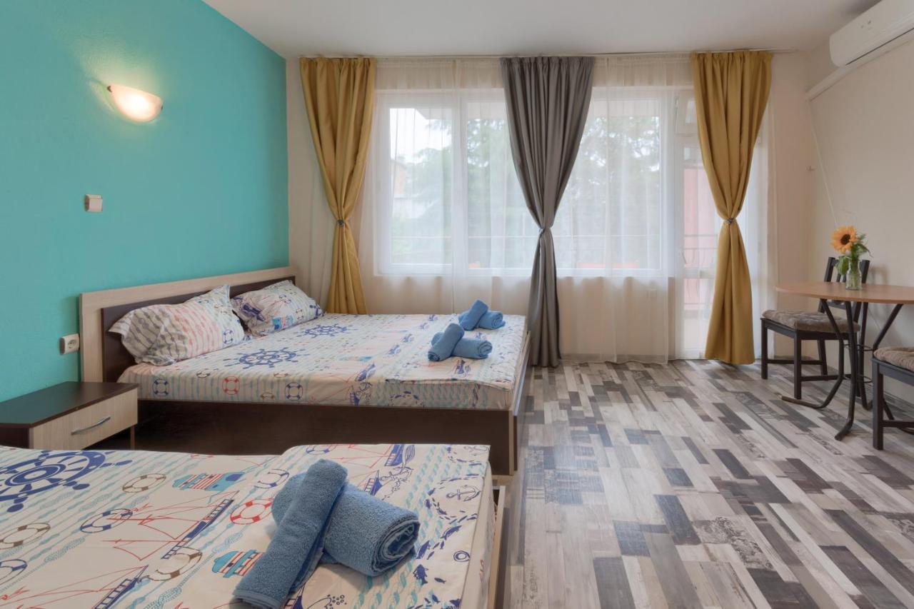 Kazlarov Guest House 키텐 외부 사진