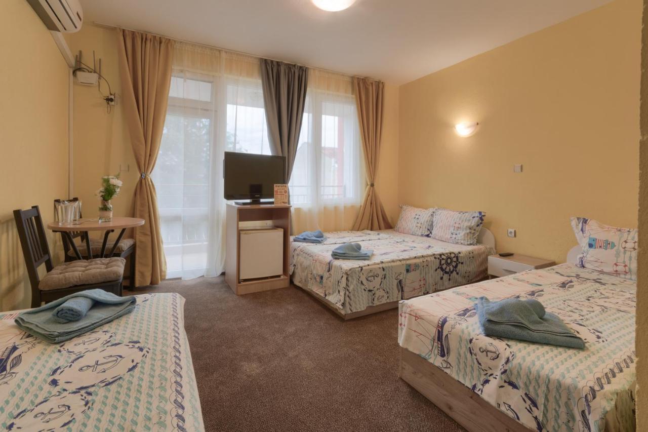 Kazlarov Guest House 키텐 외부 사진