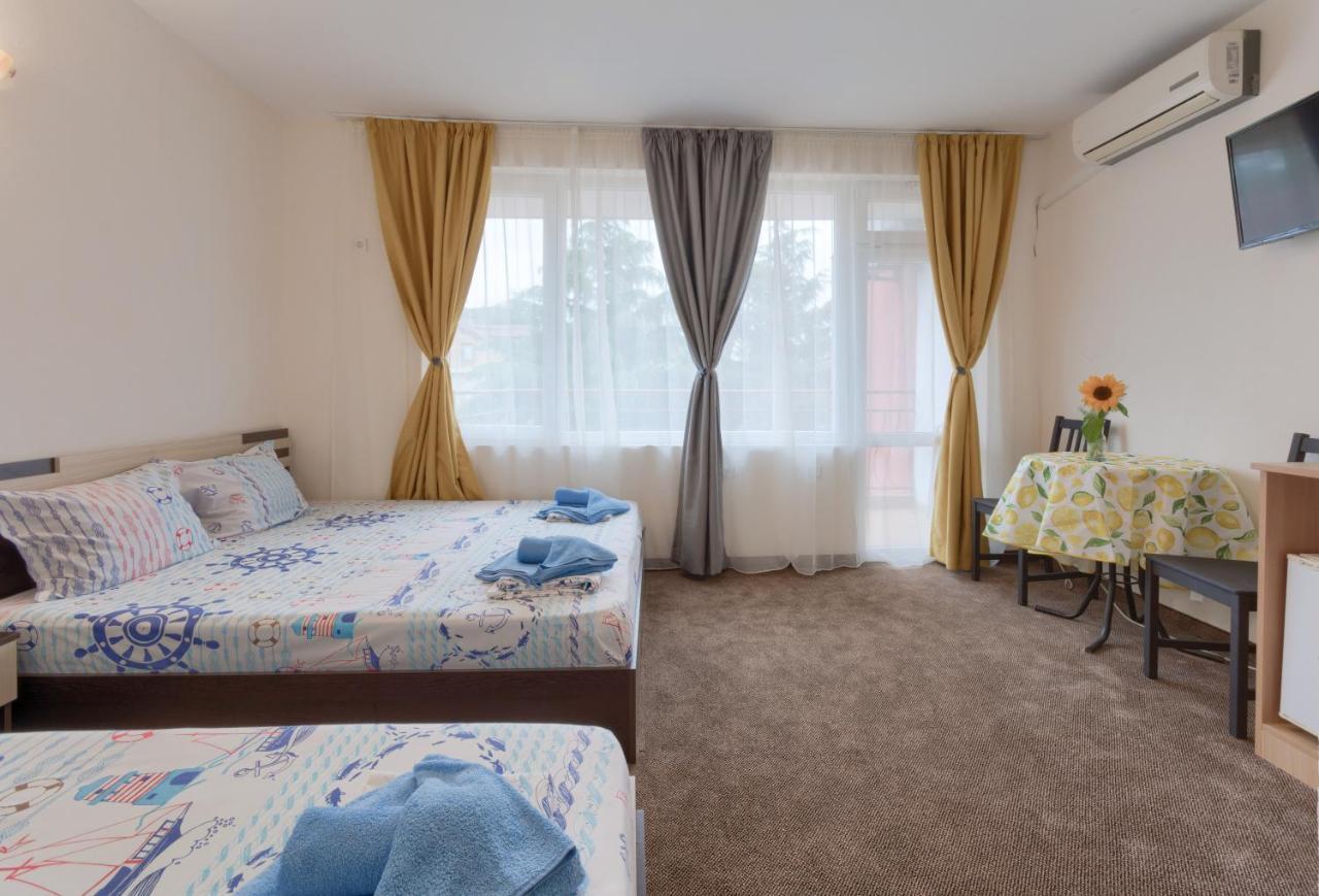 Kazlarov Guest House 키텐 외부 사진