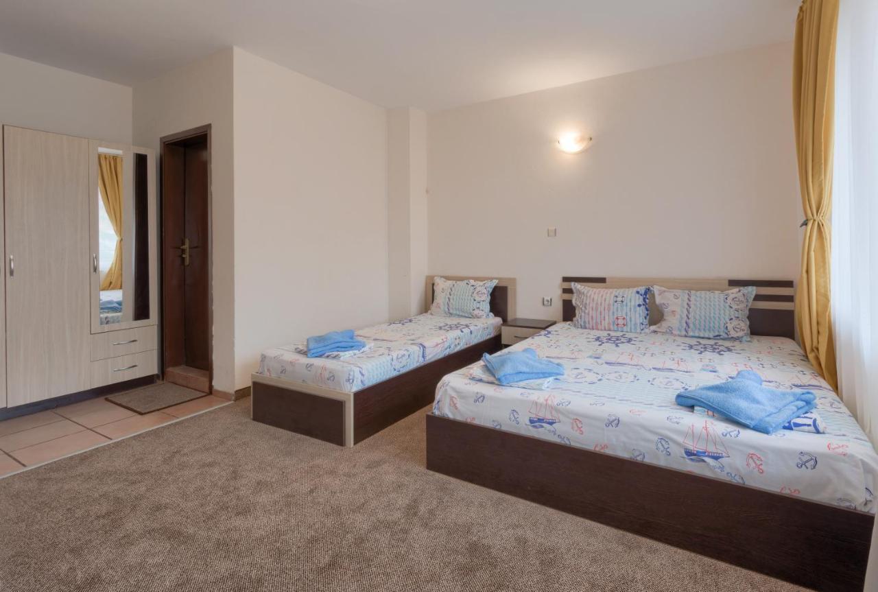 Kazlarov Guest House 키텐 외부 사진