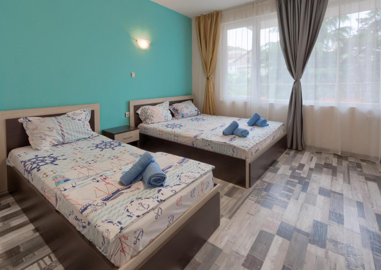 Kazlarov Guest House 키텐 외부 사진