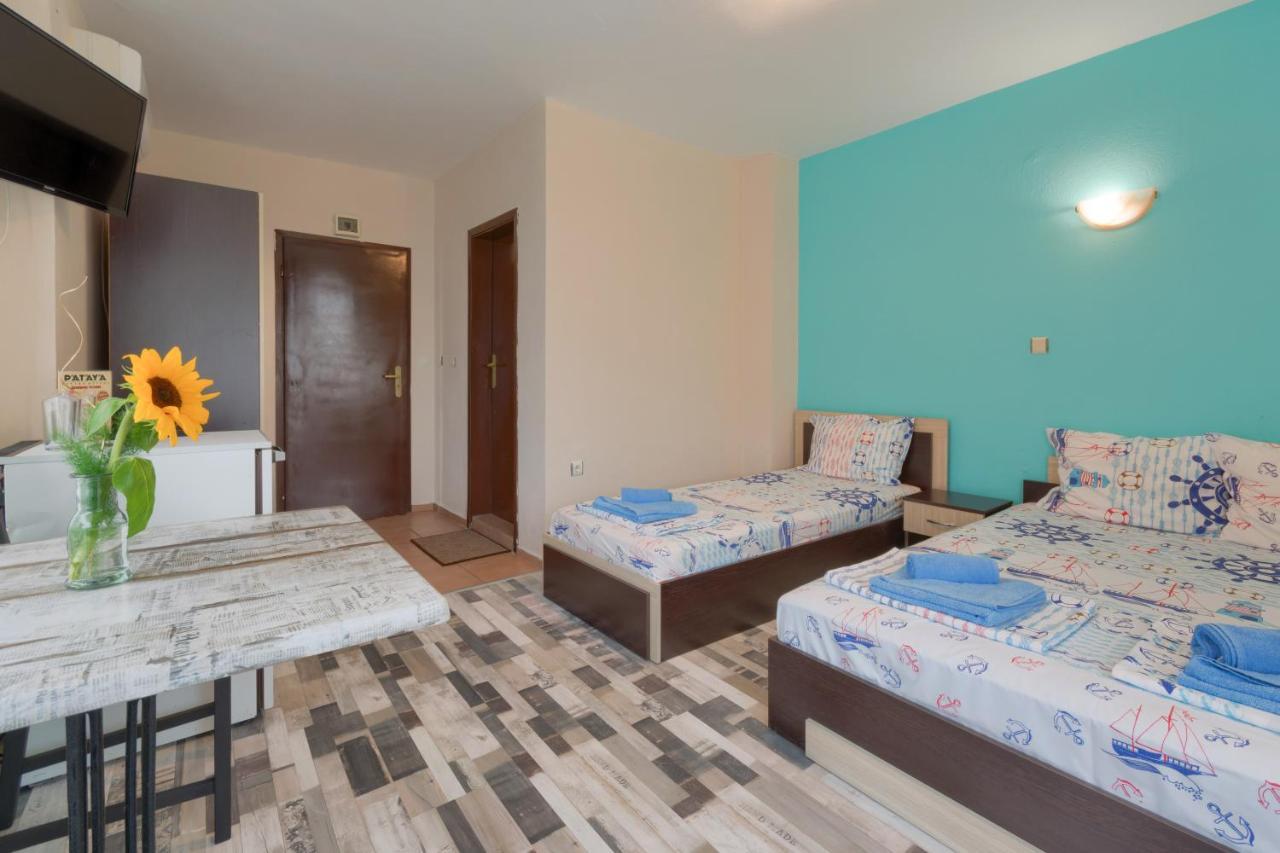 Kazlarov Guest House 키텐 외부 사진