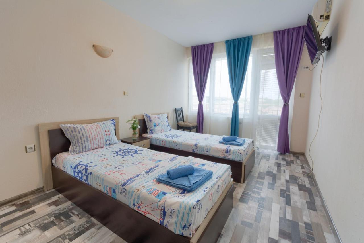 Kazlarov Guest House 키텐 외부 사진