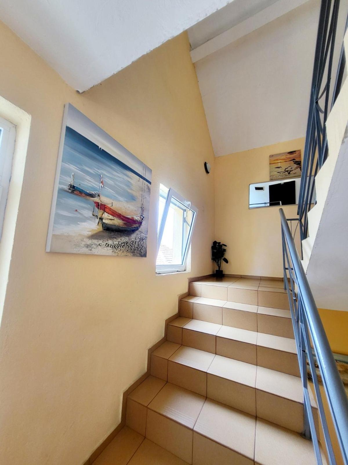 Kazlarov Guest House 키텐 외부 사진