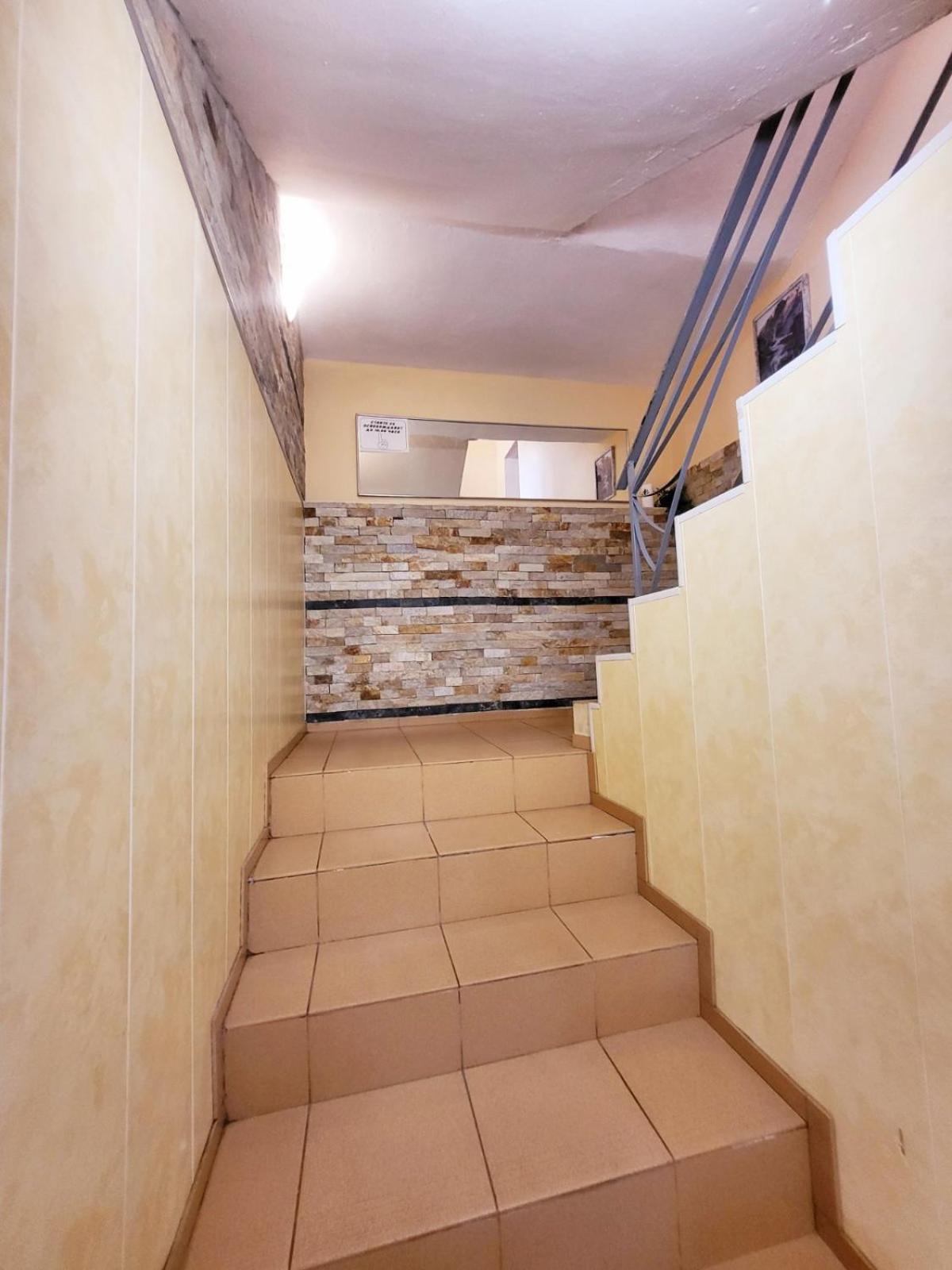 Kazlarov Guest House 키텐 외부 사진
