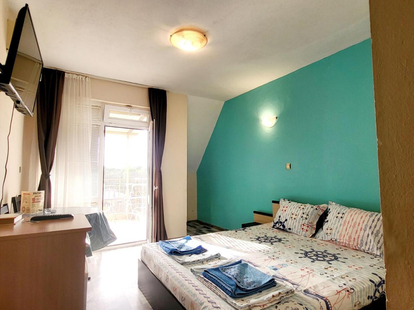Kazlarov Guest House 키텐 외부 사진