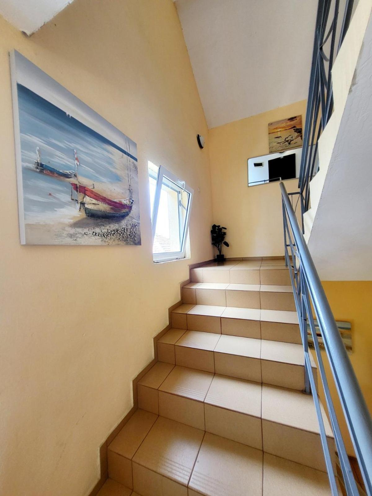 Kazlarov Guest House 키텐 외부 사진